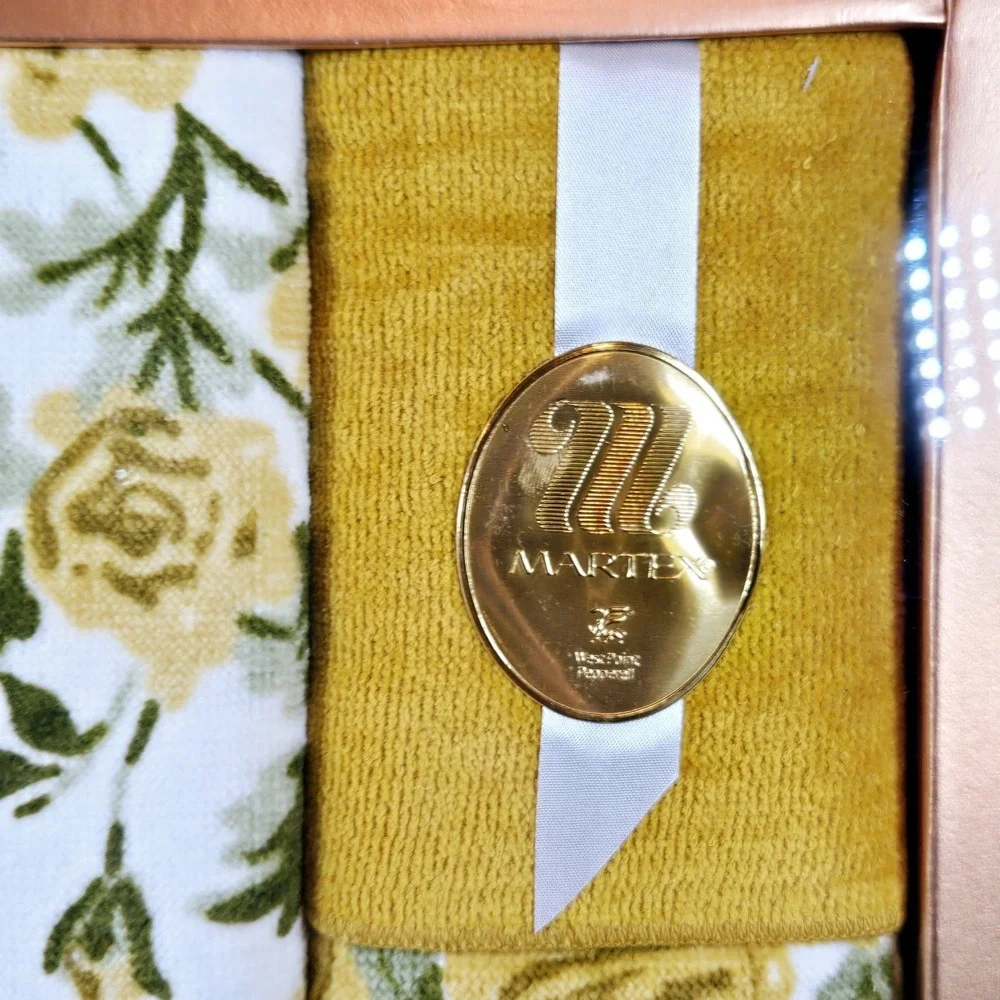 NIB Vintage 60s Martex Needle‎ Point Floral Towels Yellow White 2 Face 1 Bath